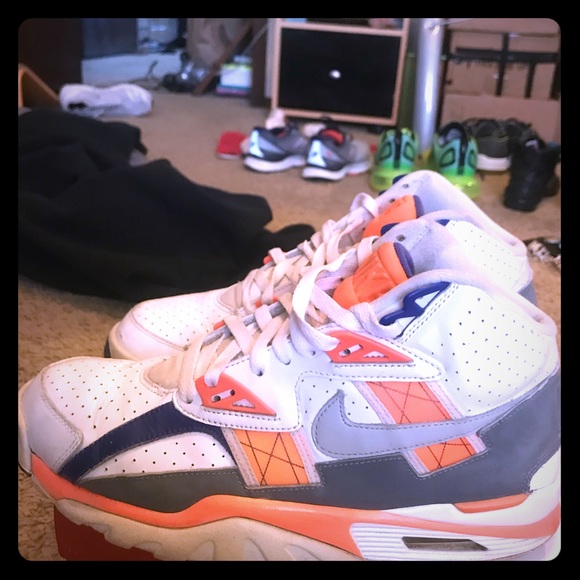 bo jackson sneakers orange